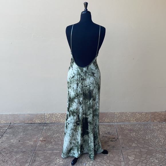 Meek Maxi Dress - Picture 2 of 7